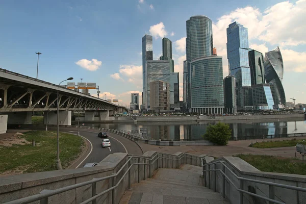 城市莫斯科摩天大楼 Omplex — 图库照片