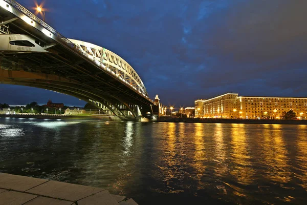 Stadt Moskau Nacht Andreevsky Brücke — Stockfoto