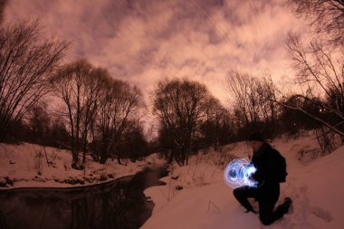 Gece gökyüzü freezelight adam daire