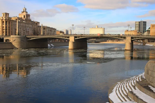 Місто Москва Набережна Річки — стокове фото