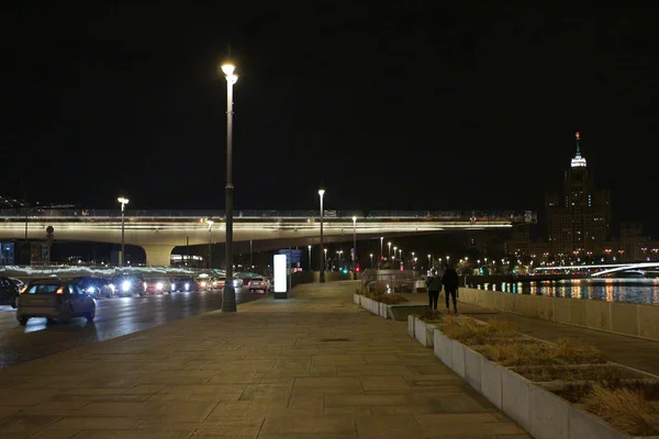 Night Moscow Street Zaryadye Park — Stock Photo, Image