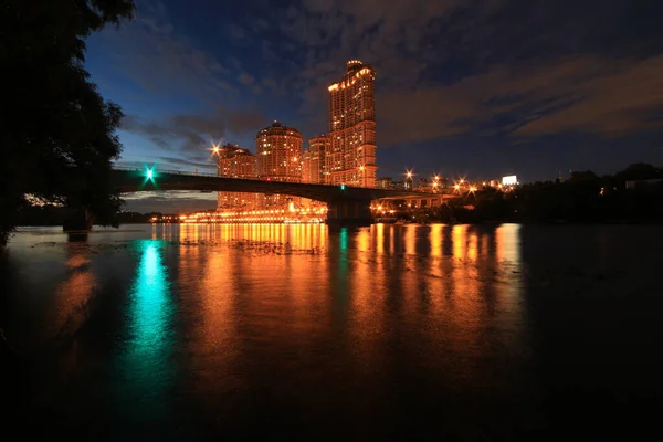 Moskauer Nacht Langzeitbelichtung Foto Fluss Alye Parusa Wohnkomplex — Stockfoto