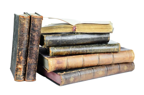 Открытая Книга Лежит Куче Старых Книг Изолированных Белом Фоне — стоковое фото