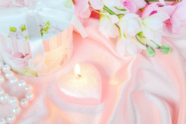 Pembe tatil kompozisyon