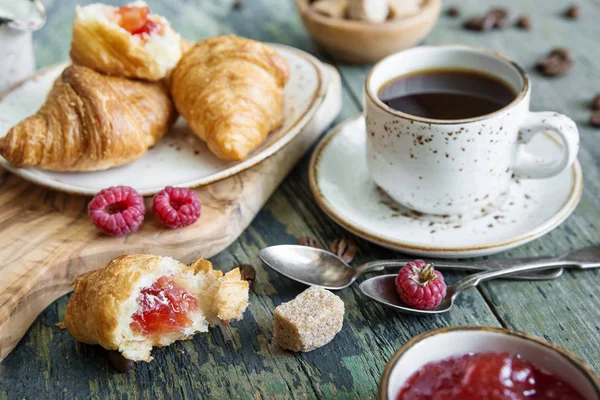 Morning coffee with croissants — Stock Photo, Image