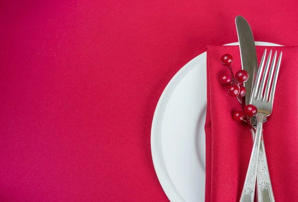 Czerwony świątecznego stołu — Zdjęcie stockowe