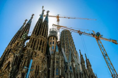 Bina Barcelona, Katedral, Gaudi mimarisi, vinç, Sagrada Familia Katedrali, katedral kilise, gökyüzü inşaat,