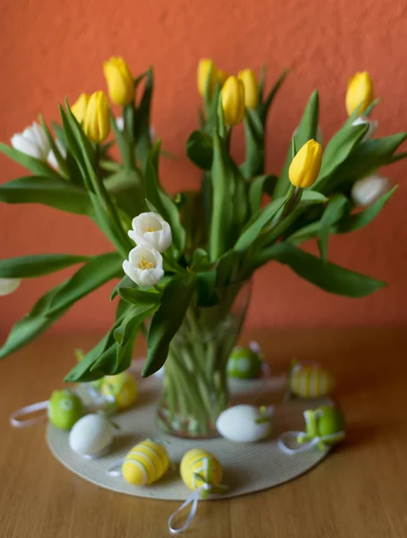 Yellow Tulips White Tulips Bouquet Flowers Beautiful Flower Orange Background — Stock Photo, Image