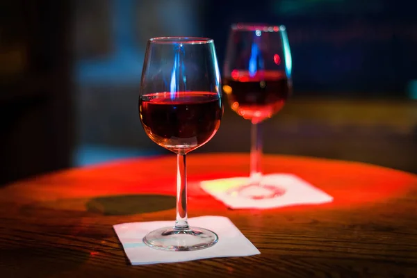 Κρασί Ποτήρια Κοκτέιλ Μπαρ — Φωτογραφία Αρχείου