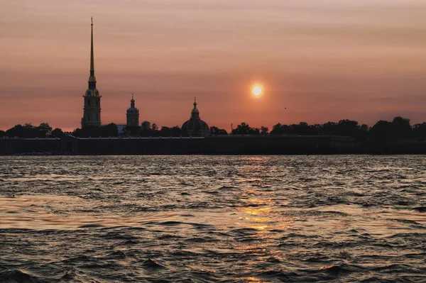Güzel gün batımı, Finlandiya Körfezi, Saint Petersburg, Rusya