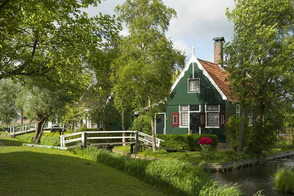 Casa Verde Tradicional Madera Pueblo Tradicional Los Schans Zaanse Los — Foto de Stock