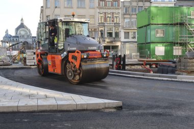Antwerp merkezinde buharsilindirte tesviye asfalt