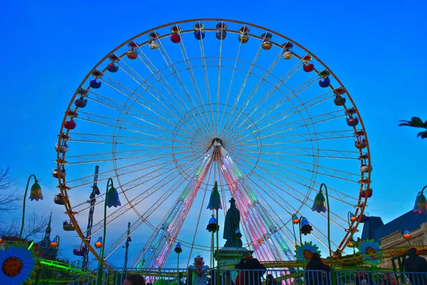 Illuminated Ferris Wheel Place Jaude Clermont Ferrand Evening — Stock Photo, Image