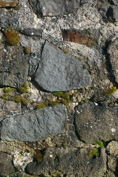 伝統的なオーヴェルニュの火山石の壁が閉じます — ストック写真