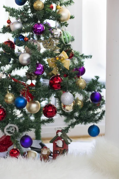 Primo Piano Dell Albero Natale Decorato — Foto Stock