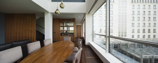 Offenes Wohnzimmer Einer Luxuriösen Maisonette Wohnung — Stockfoto
