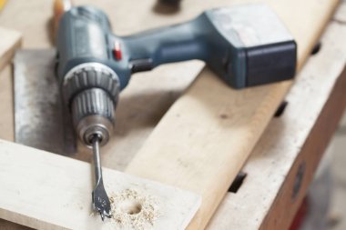 Düz ahşap matkap. marangoz. kopya alanı