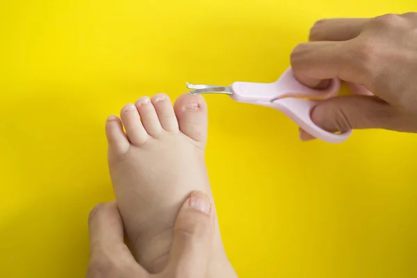 Cutting Ingrowing Baby Nails Pedicure — Stock Photo, Image