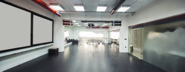 Eğitim ve bale odası iç büyük pencereli