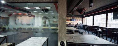 bir kafe bar modern tasarım tarzı