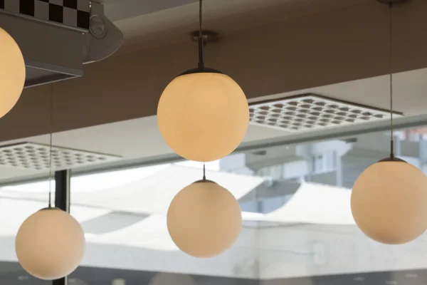 Лампы Ресторане — стоковое фото