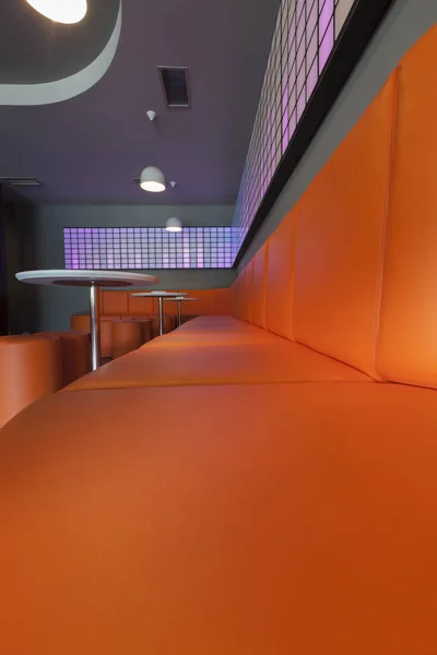 Orangefarbene Futuristische Disco Bar — Stockfoto