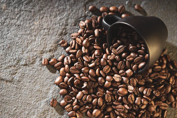 Coffee Beans Coffee Cup Full Coffee Beans Toned Image — Stock Photo, Image