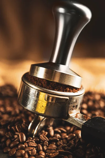 Tapón de café, prensa de café está hecho de acero inoxidable y asado — Foto de Stock
