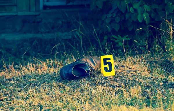 Escena Del Crimen Evidencia Amarilla Zapato — Foto de Stock