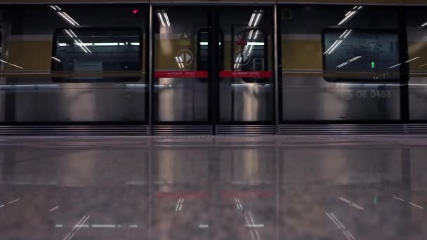 Beijing Tunnelbana Ankomsten Tåget Redaktionella 2018 Beijing — Stockvideo