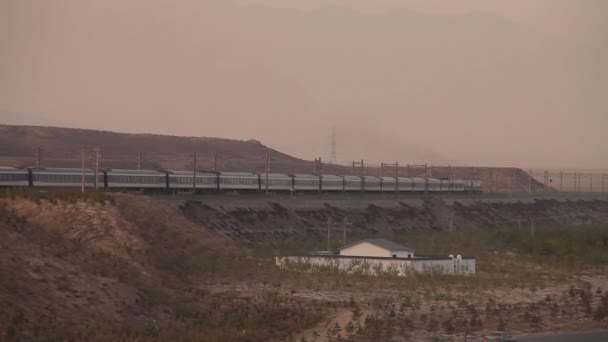 Train Chinois Grande Vitesse Sur Chemin Extérieur — Video