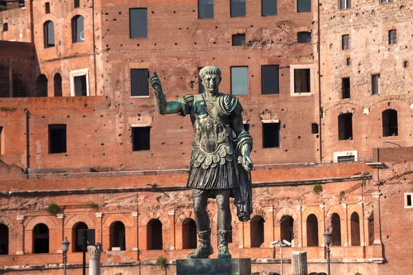 Augustus Caesar Bronzen Standbeeld Trajanus Markt Rome Italië — Stockfoto