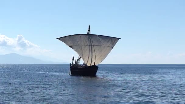 Voilier Flotte Dans Mer Océan Vieux Bateau Style Sur Eau — Video