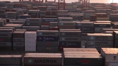 Ünlü Şangay Yangshan kargo limanı
