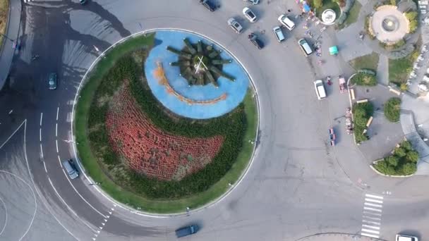 Letecký Dron Byl Zastřelen Nad Central Parkem Chodícími Lidmi Ulicí — Stock video