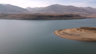 Göl rezervuarı, Dağ Gölü, Dünya uydu görüntüsü.