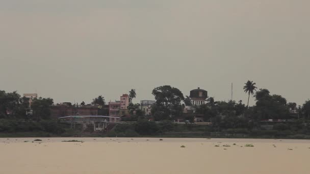 Лодка Пересекающая Реку Хугли Бенгал Индия — стоковое видео