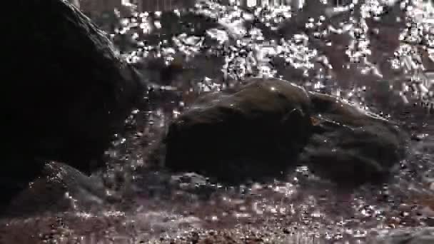 Хвилі Озера Севан Скелястому Узбережжі — стокове відео