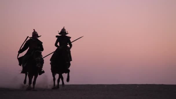 Caballeros Guerreros Silueta Caballería Medieval Ataca Enemigo — Vídeos de Stock