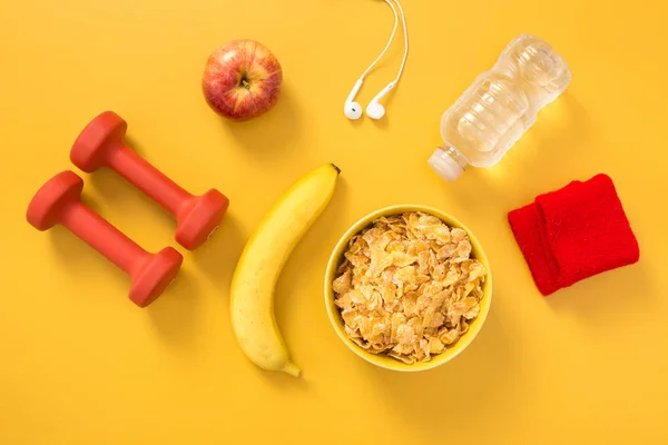 Comida Saludable Mancuernas Auriculares Botella Agua Muñequeras Estilo Vida Saludable — Foto de Stock