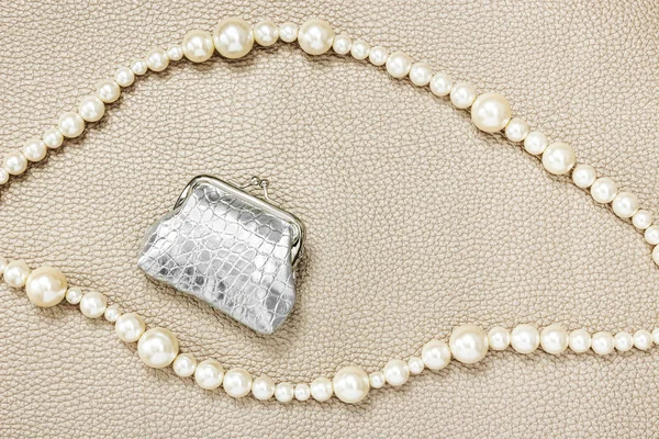 Sac Main Argent Colliers Perles Concept Beauté Mode — Photo