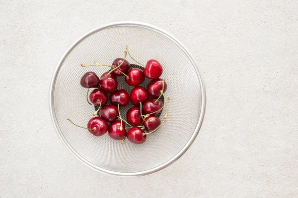 Fresh Cherries Metal Colander Concrete Background — Stock Photo, Image