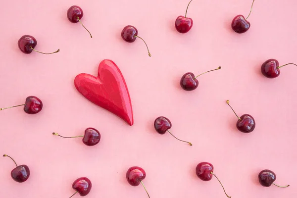 Ripe Cherries Red Wooden Heart Pink Canvas Background — Stock Photo, Image