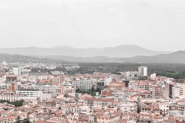 Telhados Montanhas Vista Sobre Cidade Girona Catalunha Espanha — Fotografia de Stock