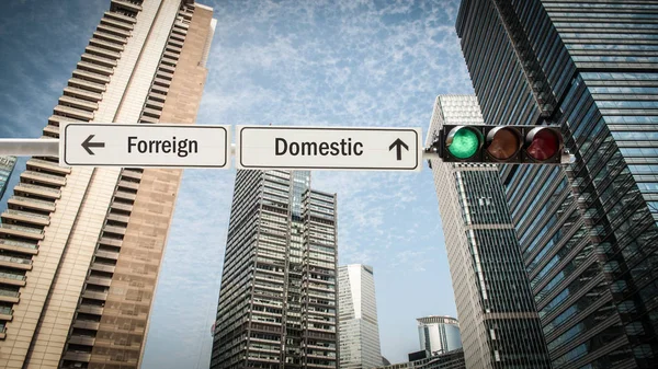 Straßenschild Inland Gegen Ausland — Stockfoto