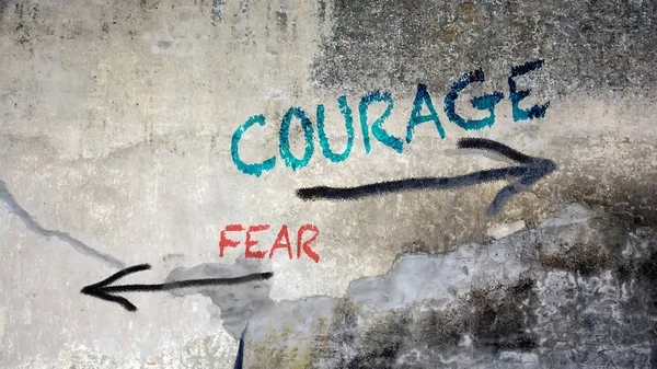 Odwagi Graffiti Ścianie Strachu — Zdjęcie stockowe
