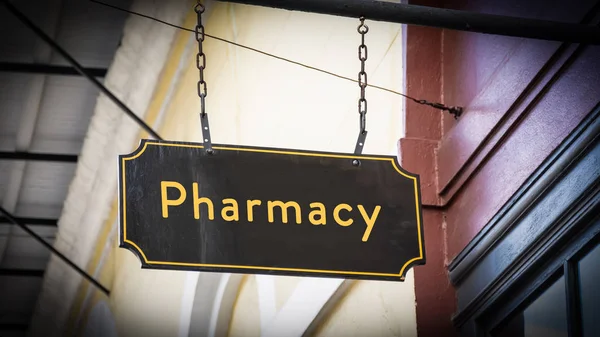Уличный Знак Фармацевтии — стоковое фото