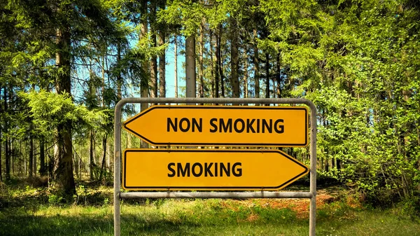 Вуличний Знак Куріння Проти Паління — стокове фото