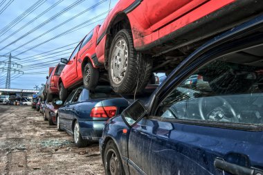 Eski metal Scrapyard üzerinde