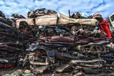 Eski metal Scrapyard üzerinde